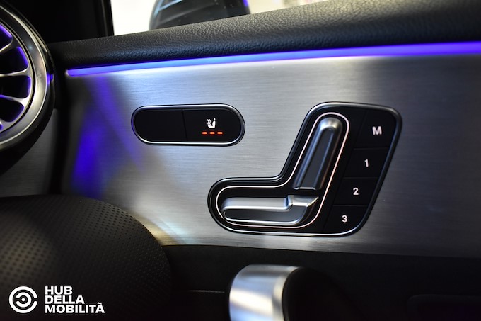 MERCEDES-BENZ A 35 AMG 4Matic